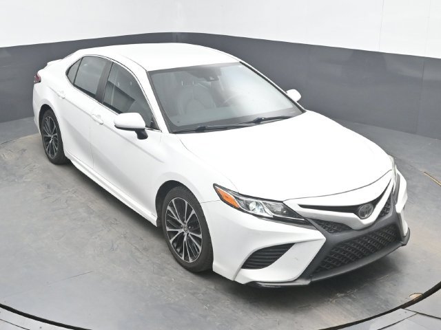 Used 2018 Toyota Camry SE FWD image 13