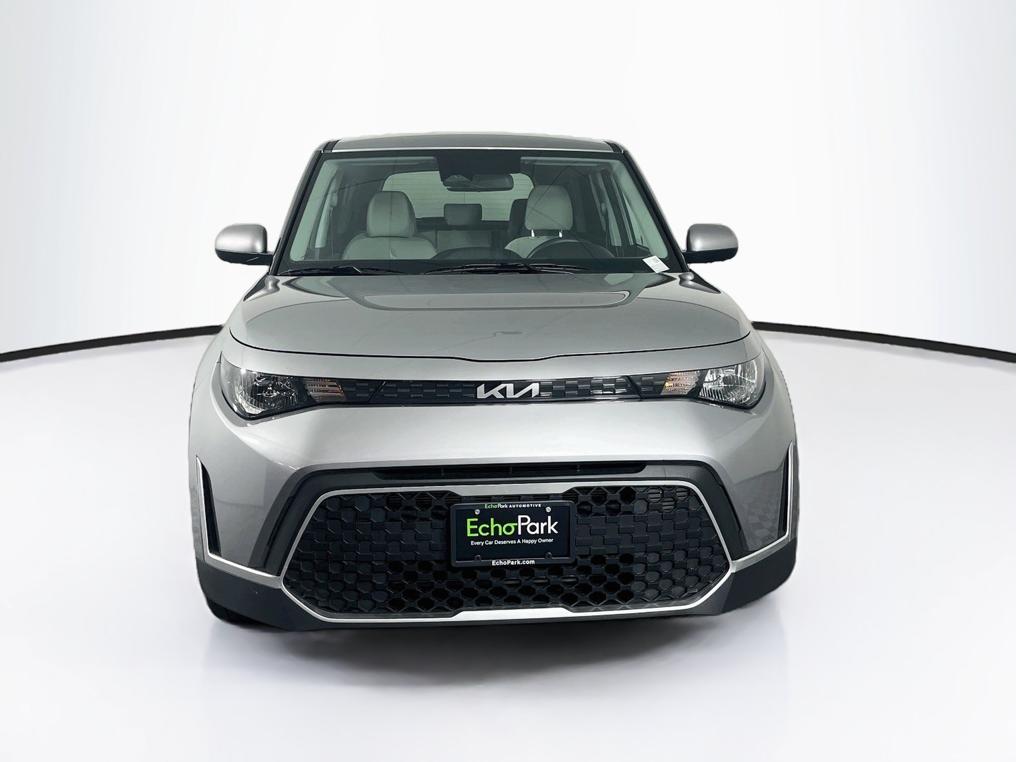 Used 2025 Kia Soul LX w/ LX Technology Package FWD image 2