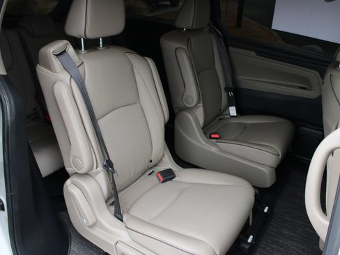 Used 2024 Honda Odyssey Elite image 25