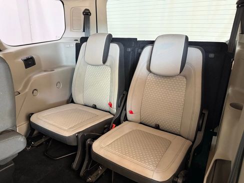 Used 2019 Ford Transit Connect XLT FWD image 18