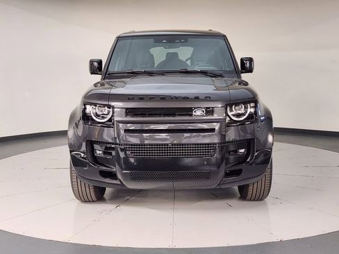 New 2026 Land Rover Defender 110 X-Dynamic SE image 9