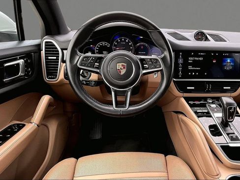 Used 2020 Porsche Cayenne AWD/4WD image 5