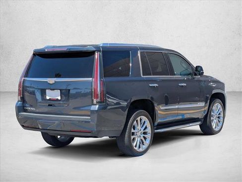 Used 2019 Cadillac Escalade Luxury AWD/4WD image 5