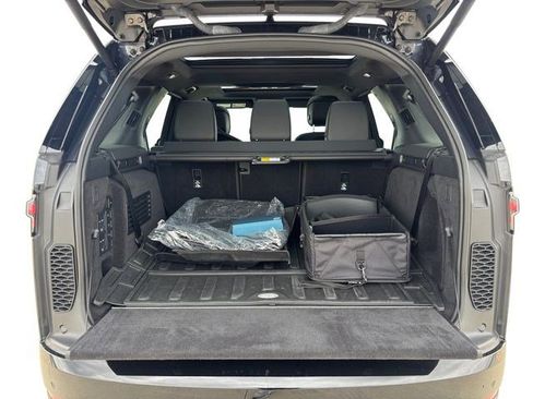 New 2025 Land Rover Discovery Dynamic SE image 21