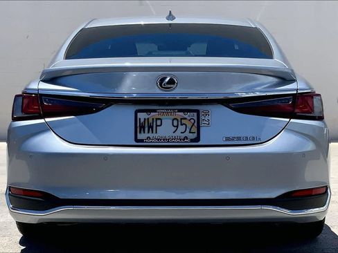Used 2023 Lexus ES 300h w/ Premium Package FWD image 5