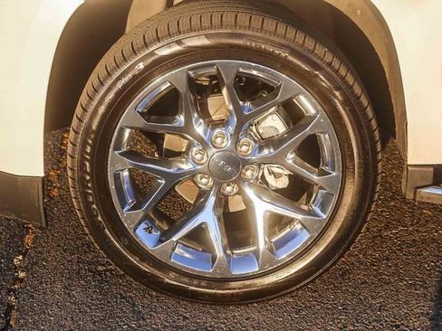 Used 2017 GMC Yukon Denali w/ Open Road Package image 11