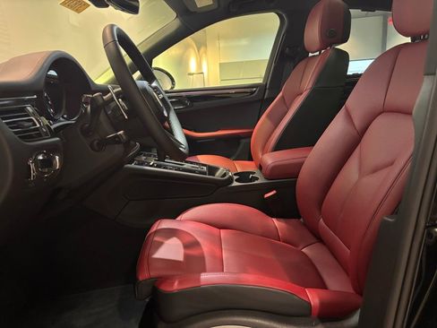 Certified 2025 Porsche Macan image 22