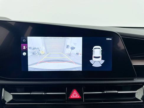 Certified 2025 Kia Niro EX FWD image 11