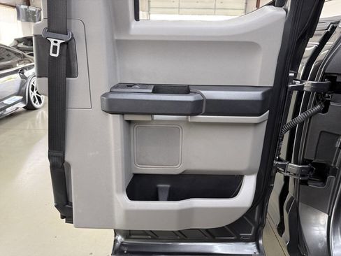 Used 2017 Ford F150 XL w/ Equipment Group 101A Mid AWD/4WD image 14