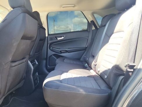 Used 2020 Ford Edge SE image 10