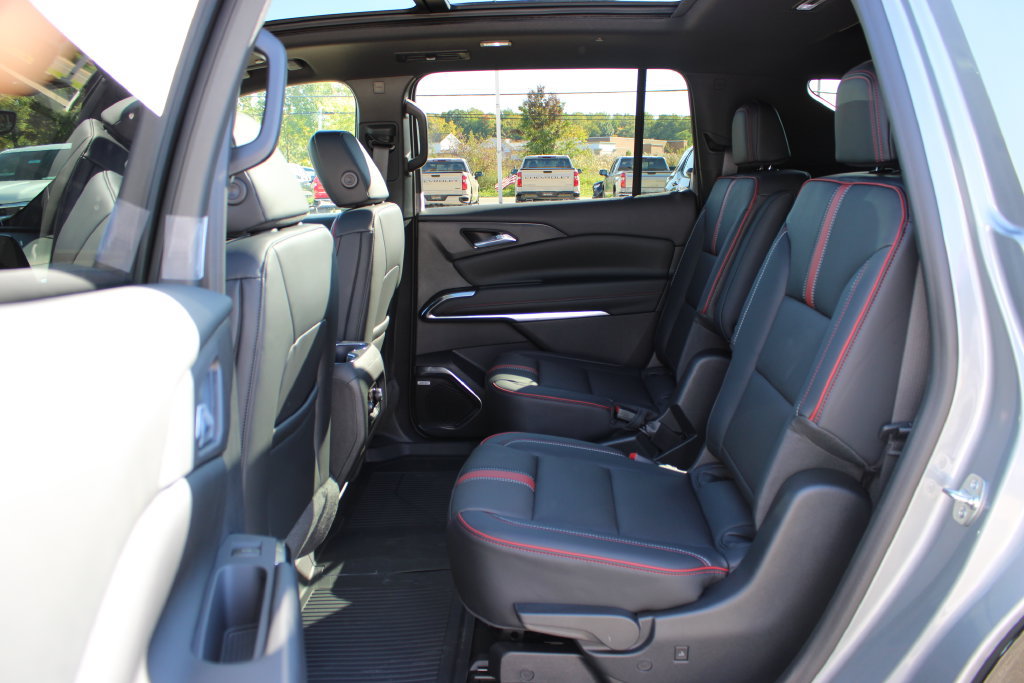 New 2027 Chevrolet Traverse RS w/ LPO, Floor Liner Package AWD/4WD image 43