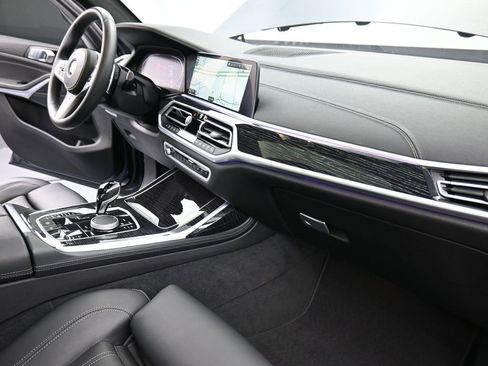 Used 2022 BMW X7 xDrive40i w/ M Sport Package image 20