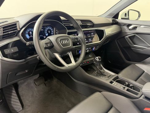 Used 2025 Audi Q3 2.0T Premium w/ Convenience Package AWD/4WD image 4