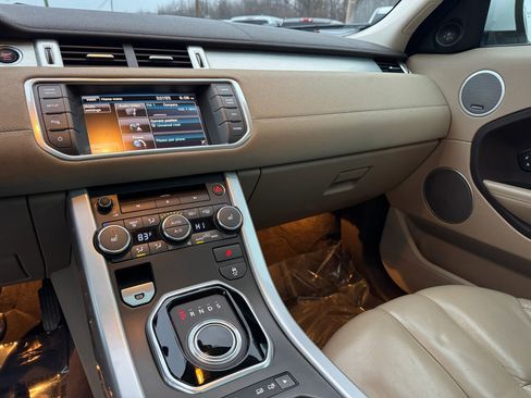 Used 2013 Land Rover Range Rover Evoque Pure Premium image 16