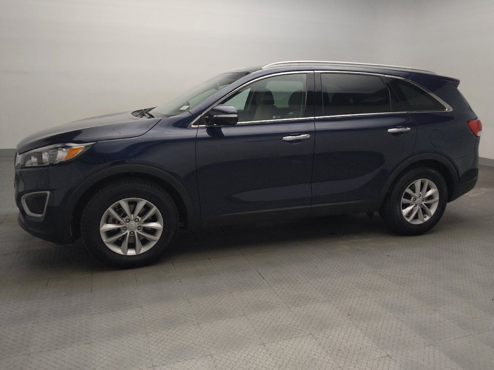 Used 2018 Kia Sorento FWD V6 image 2