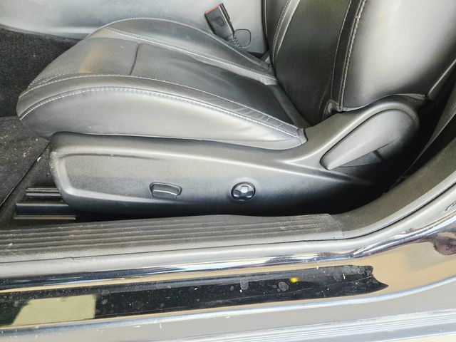 Used 2015 Dodge Challenger R/T Plus RWD image 16