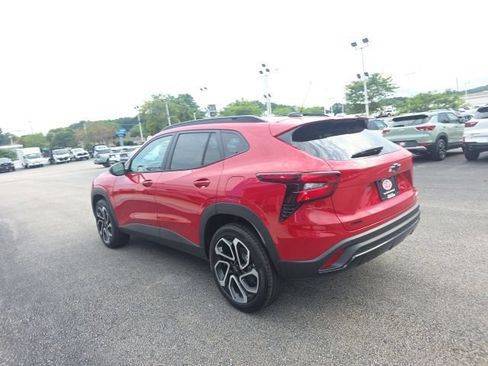 New 2026 Chevrolet Trax RS w/ Driver Confidence Package FWD image 4