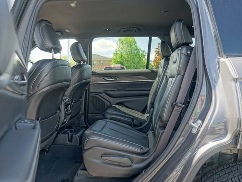 Used 2024 Jeep Grand Cherokee L Limited AWD/4WD image 23