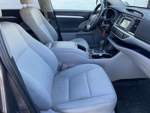 Used 2019 Toyota Highlander LE image 45