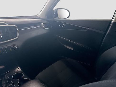 Used 2019 Kia Sorento FWD image 22