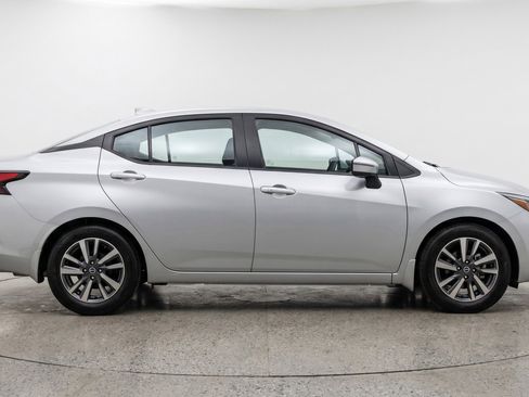Used 2025 Nissan Versa SV FWD image 11