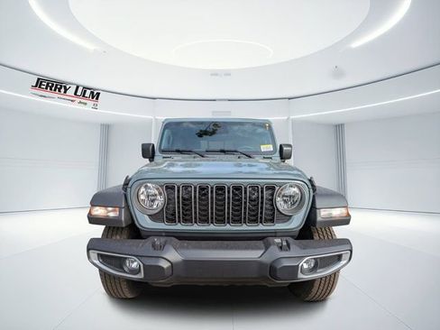 New 2026 Jeep Gladiator Sport image 7