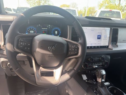 New 2026 Ford Bronco Outer Banks AWD/4WD image 9