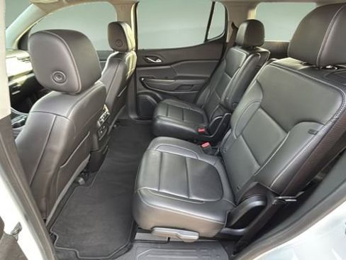 Used 2023 GMC Acadia SLT image 19