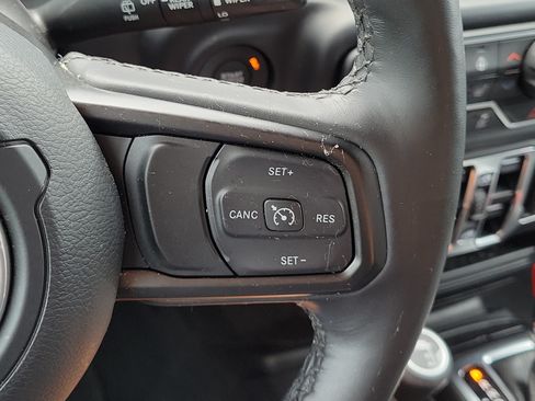 Used 2023 Jeep Wrangler Unlimited Sport AWD/4WD image 24