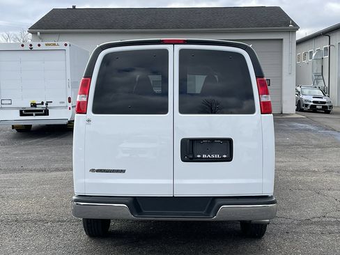 Used 2025 Chevrolet Express 3500 LT w/ LT Preferred Equipment Group RWD image 8