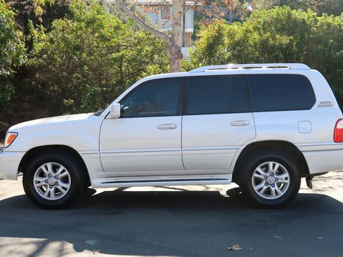 Used 2005 Lexus LX 470 4WD image 3