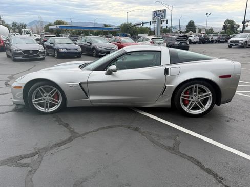 Used 2006 Chevrolet Corvette Z06 w/ Preferred Equipment Group RWD image 6