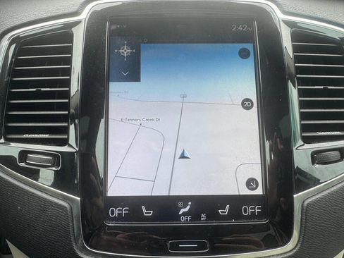 Used 2016 Volvo XC90 T6 Momentum w/ Momentum Plus Package image 16