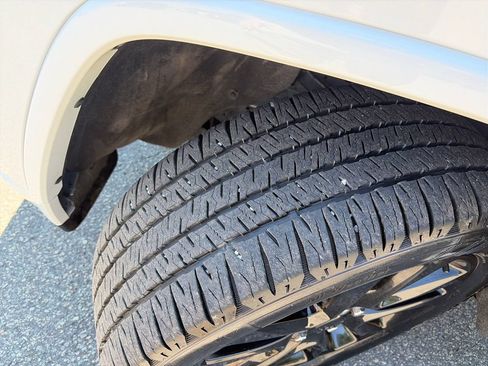 Used 2020 Jeep Grand Cherokee Altitude RWD image 9