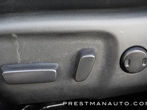 Used 2016 Toyota Camry SE image 21