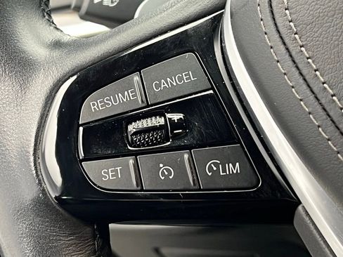 Used 2021 BMW 530i xDrive w/ Premium Package image 19