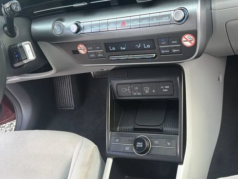 Used 2024 Hyundai Kona SEL w/ Convenience Package FWD image 36