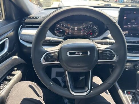 Certified 2023 Jeep Compass Latitude AWD/4WD image 17
