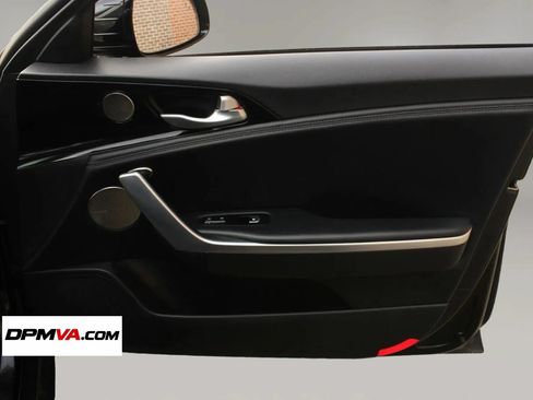 Used 2018 Kia Stinger Premium RWD image 24