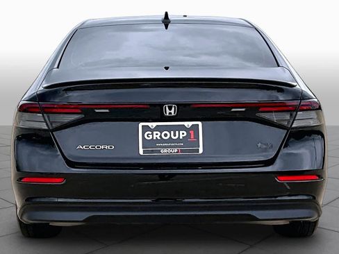 Used 2025 Honda Accord SE image 5