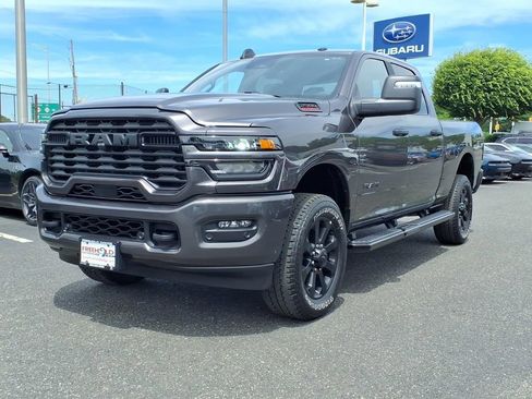 Used 2025 RAM 2500 Big Horn AWD/4WD image 3