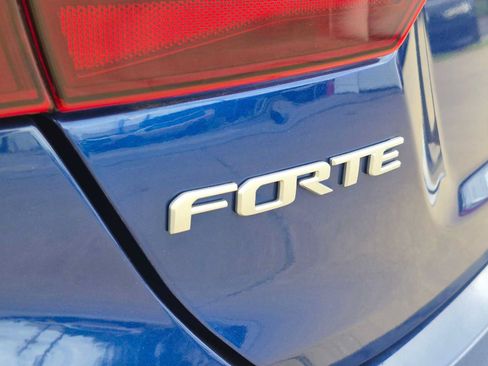 Certified 2024 Kia Forte LXS FWD image 11