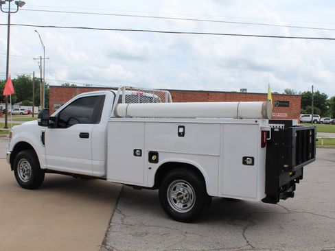 Used 2022 Ford F250 XL w/ Power Equipment Group RWD image 8