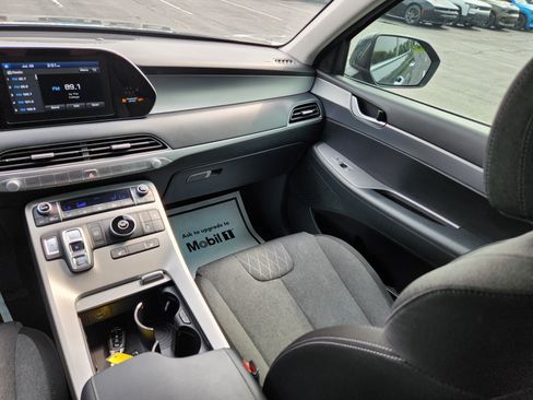 Used 2020 Hyundai Palisade SEL FWD image 17