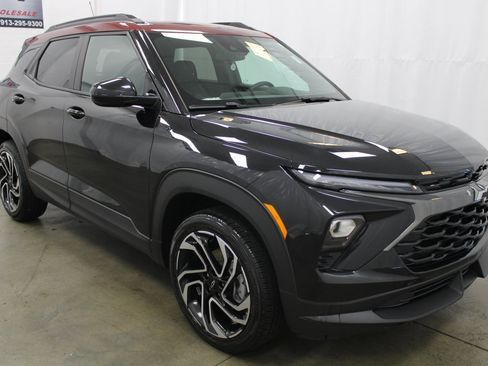 Used 2024 Chevrolet TrailBlazer RS image 3