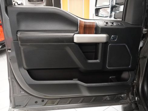 Used 2016 Ford F150 Lariat w/ Heavy-Duty Payload Package AWD/4WD image 16