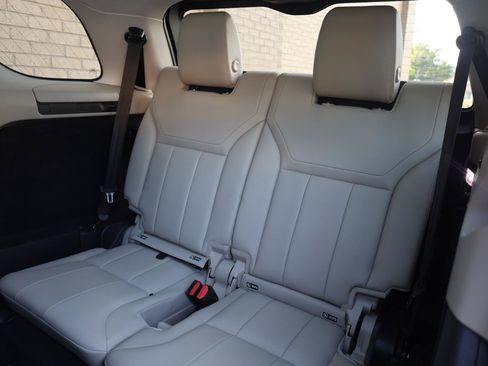 Used 2019 Land Rover Discovery SE AWD/4WD image 26