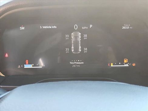 Used 2025 Jeep Grand Cherokee Laredo w/ Luxury Tech Group I AWD/4WD image 15