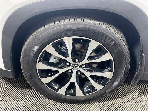 Certified 2025 Toyota Grand Highlander AWD Hybrid image 33