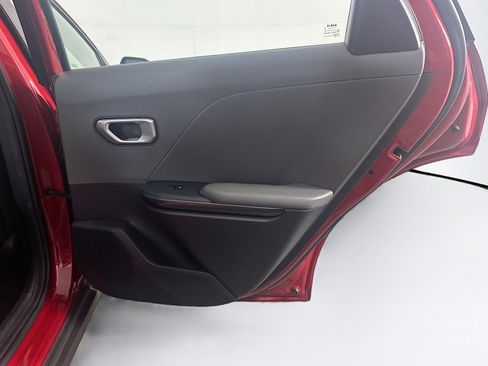 Used 2025 Kia K4 LXS image 31